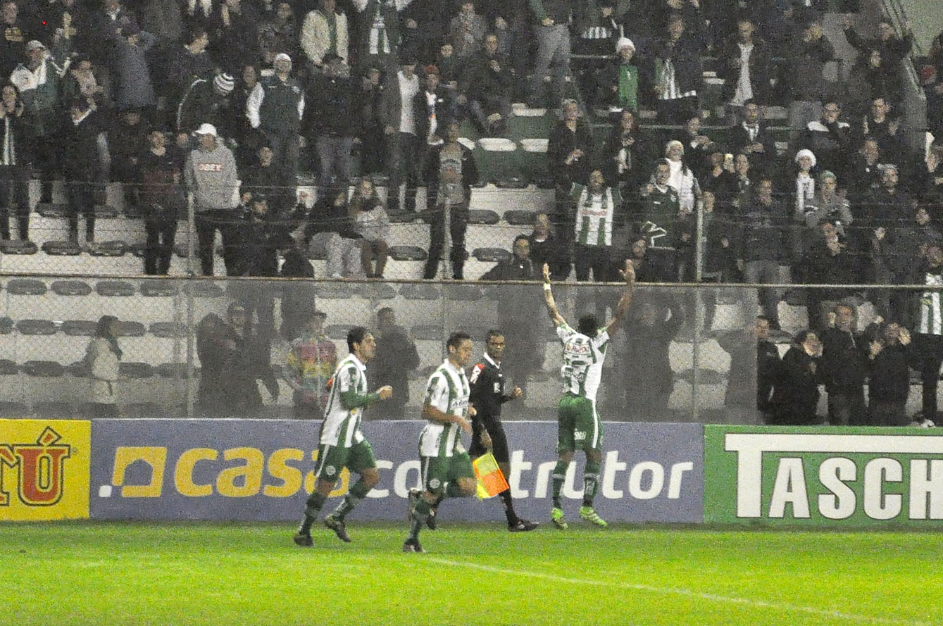 Gaúchos vencem na série B e Juventude lidera