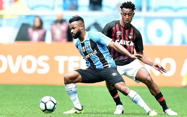 Com a cabeça na Copa do Brasil, Grêmio empata com o Atlético-PR na Arena