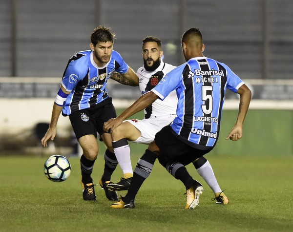 Grêmio é derrotado pelo Vasco e deixa de se aproximar do Corinthians