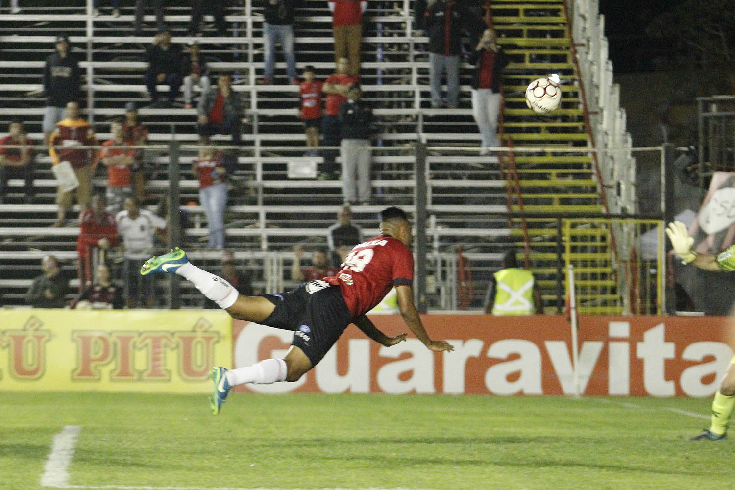 Faltou inspiração às equipes gaúchas na rodada de terça pela série B