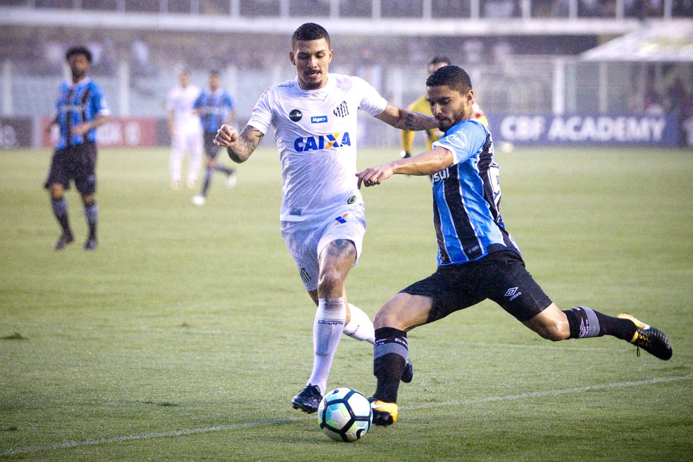 Garantido no G-4 e com reservas, Grêmio perde para o Santos