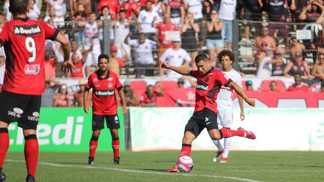 Brasil de Pelotas vence o Inter, quebra tabu e segue invicto no Gauchão